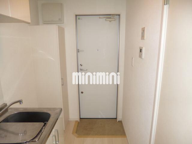 玄関　玄関鍵は２重ロックです。