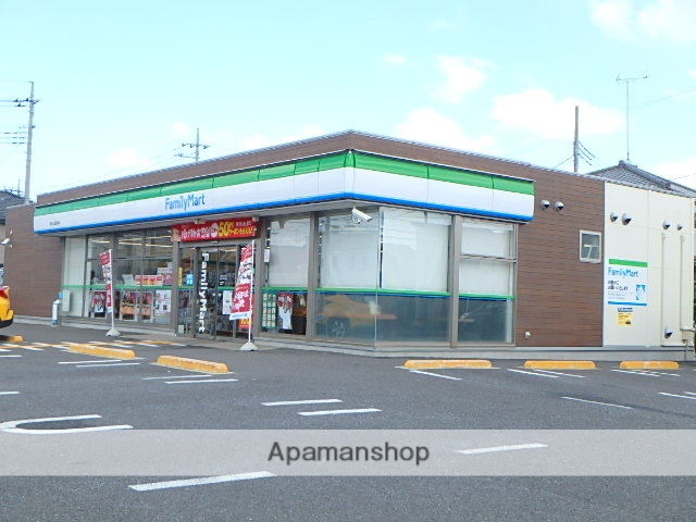 コンビニ　ファミリーマート桶川上日出谷店（コンビニ）まで486m