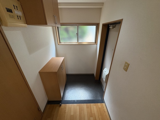 玄関　※別号室の写真です