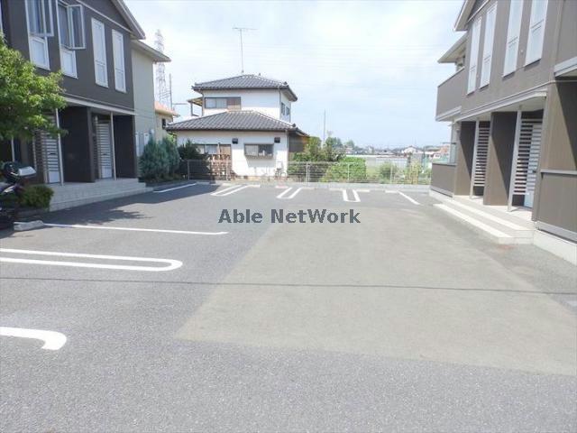 駐車場　駐車場
