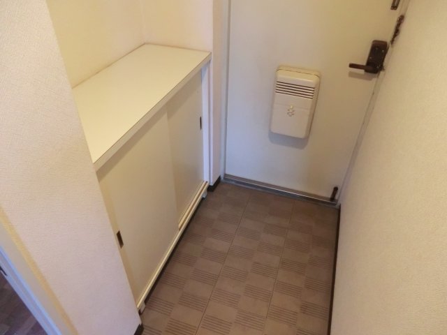 玄関　別室参考写真です。