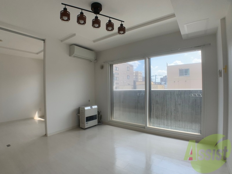 居室・リビング　広くてキレイなお部屋が広がっていて、充実した生活が送れそう。