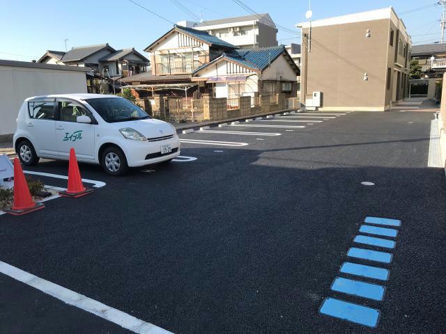 駐車場　駐車場