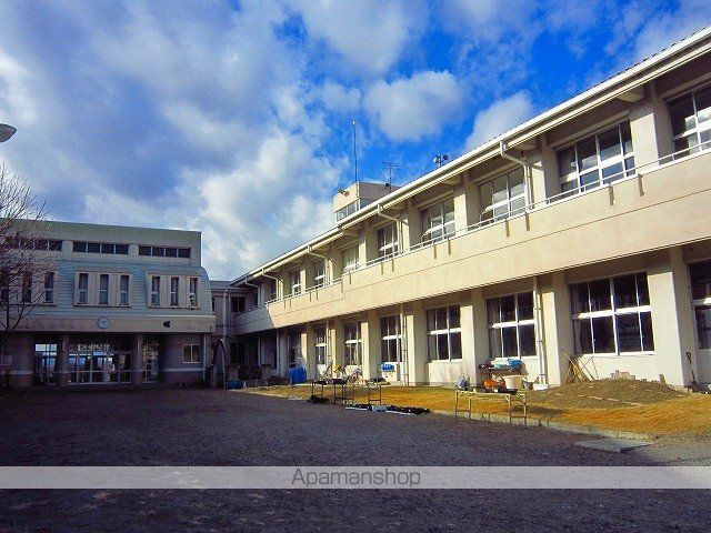 小学校　佐久東小学校（小学校）まで490m