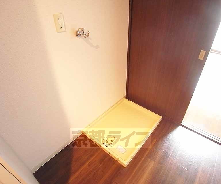 その他設備　洗濯機は室内置可能です。