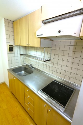 キッチン　参考写真（同物件別部屋）