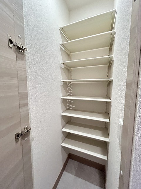玄関　シューズクローク付き