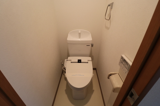 トイレ　※別部屋の写真です