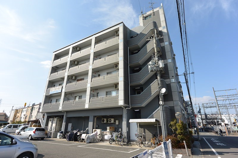 建物外観　サンメッセ交野