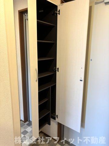 玄関　シューズボックス