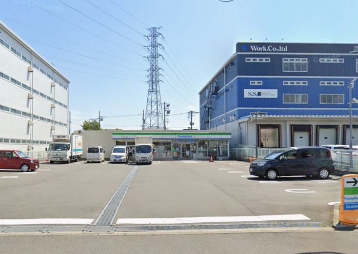 コンビニ　ファミリーマート 厚木長谷南店（コンビニ）まで537m