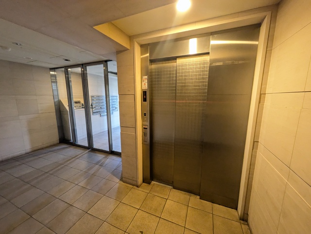 その他共有部分　エレベーター１基ございます♪