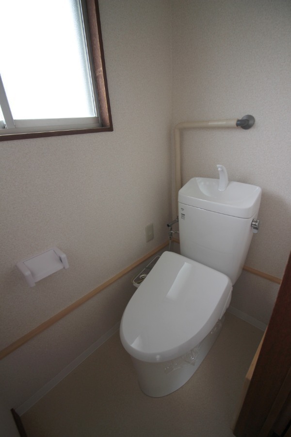 トイレ　トイレ温水洗浄便座