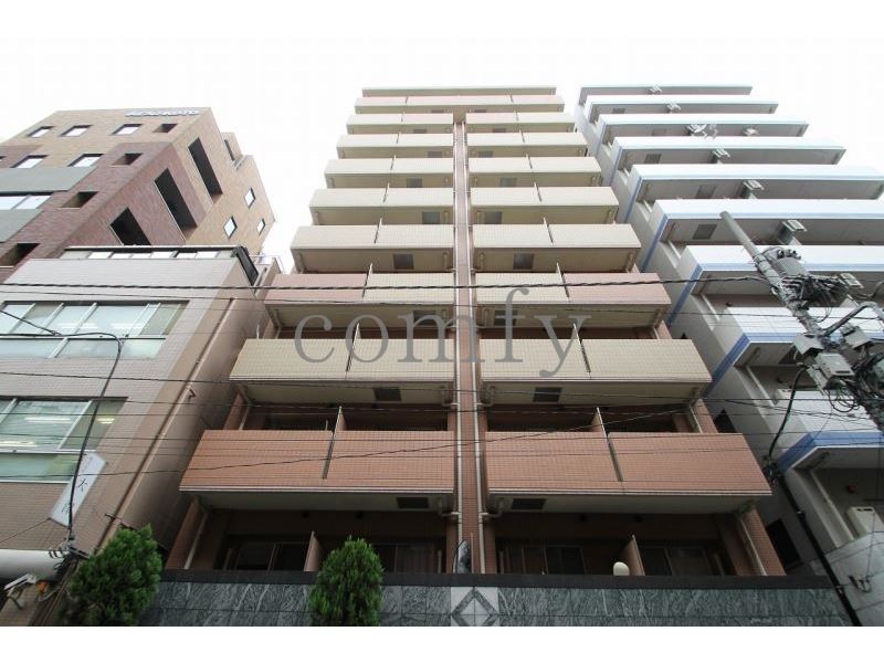 建物外観　タイル貼りの重厚感のある外観