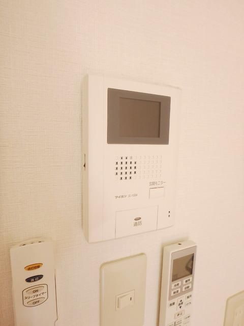 セキュリティ　★モニター付きのインターホンです★