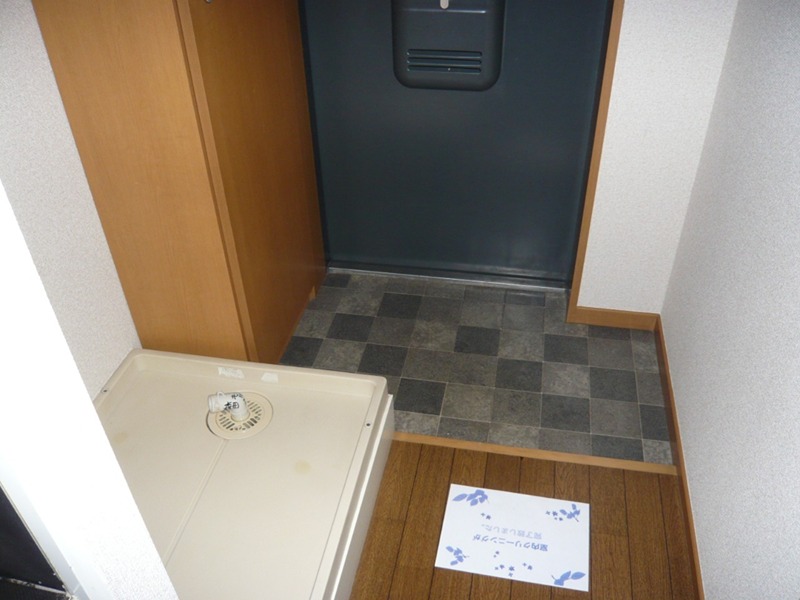 玄関　※写真は別部屋です