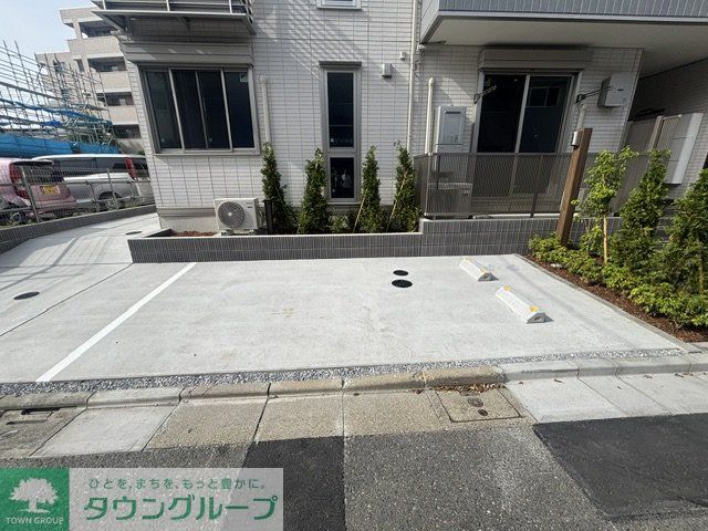 駐車場　エントランス