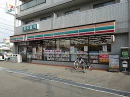 コンビニ　セブンイレブン　豊中服部豊町１丁目店（コンビニ）まで308m