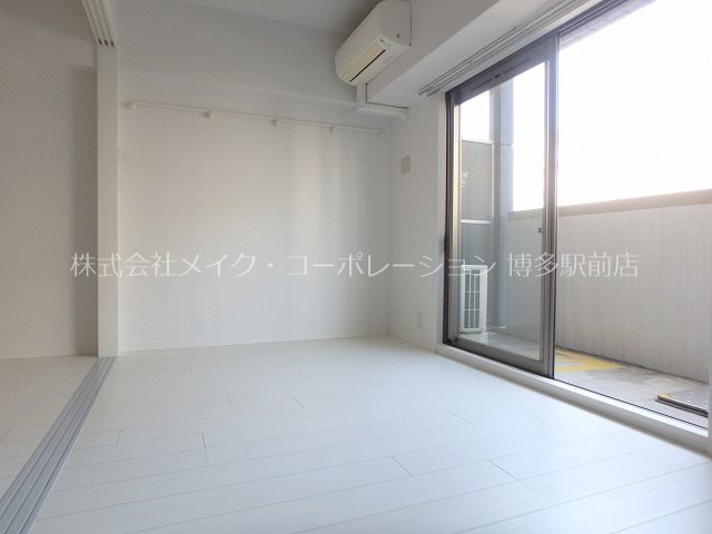 キッチン　同物件・別部屋の写真です。