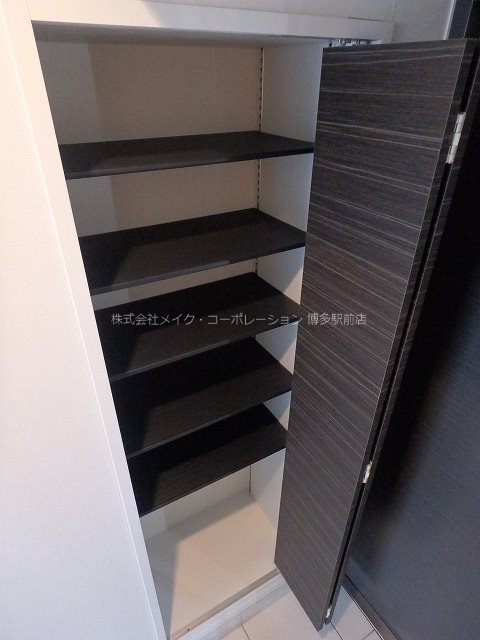 玄関　同物件・別部屋の写真です。