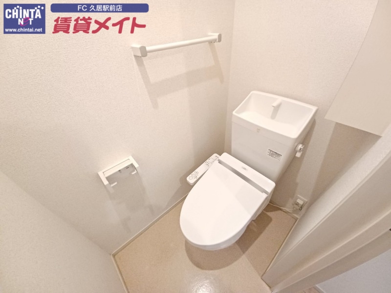 トイレ　同型反転画像参考