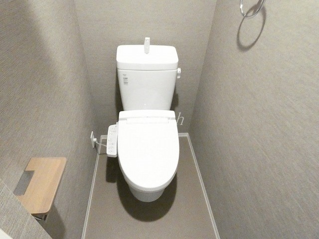 トイレ　お部屋により室内カラーが異なります