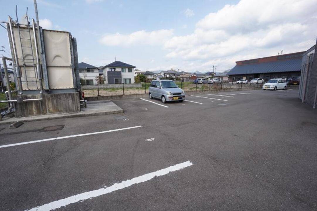 駐車場　駐車場