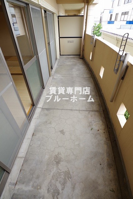 バルコニー　バルコニーは広いですね！