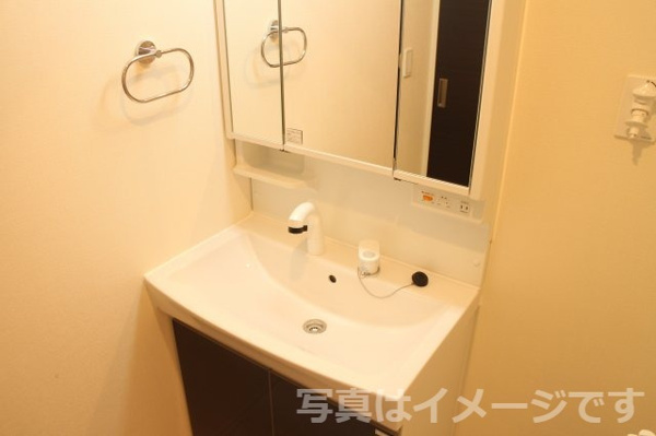 洗面設備　広い洗面スペース