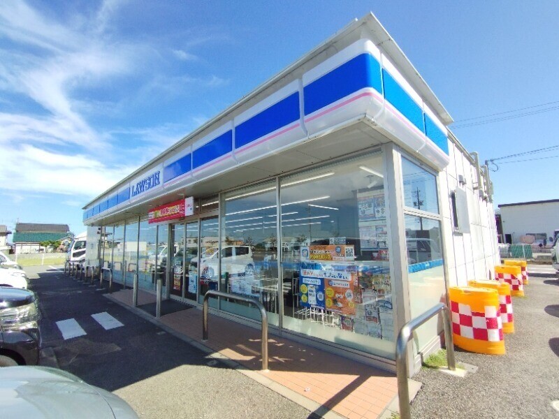 コンビニ　ローソン岡崎坂左右店（コンビニ）まで401m