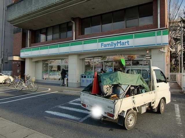コンビニ　ファミリーマート栗東中学校前店（コンビニ）まで672m