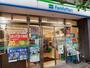 コンビニ　ファミリーマート 湯島一丁目店（コンビニ）まで417m