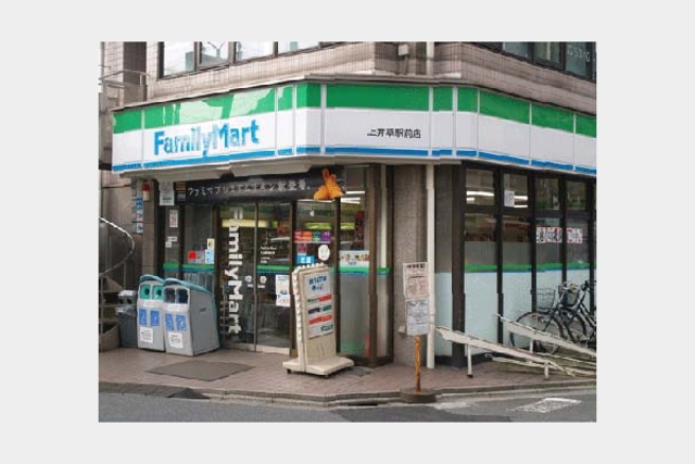 コンビニ　ファミリーマート上井草駅前店（コンビニ）まで75m