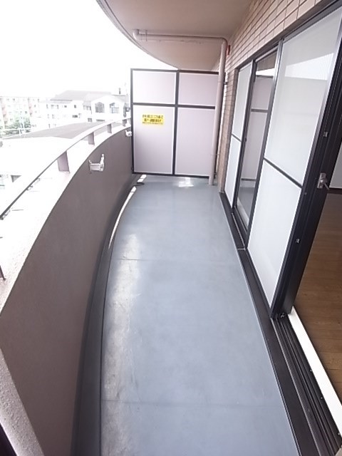 バルコニー　広々としたバルコニーです