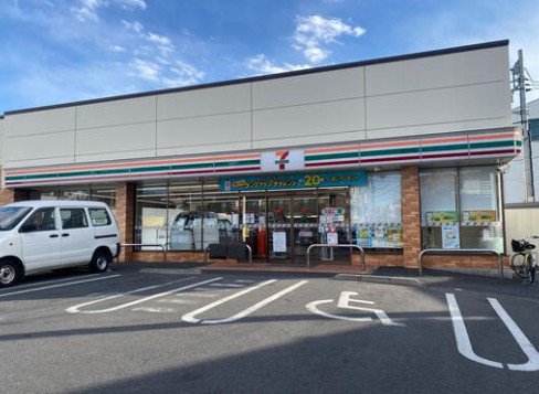 コンビニ　セブンイレブン 大田区大森中3丁目店（コンビニ）まで812m