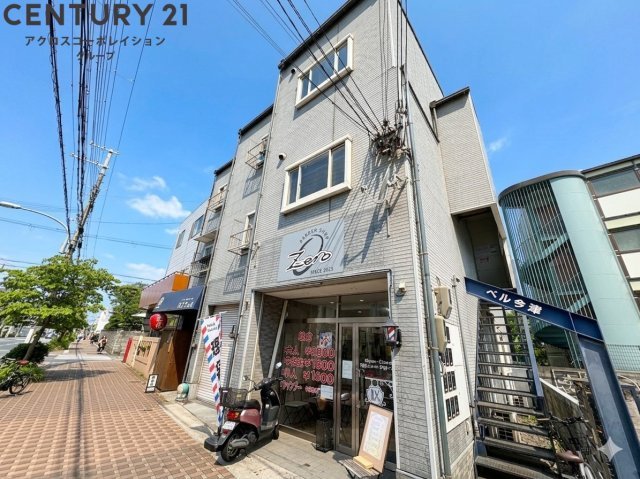 建物外観　タイル張りの外観♪