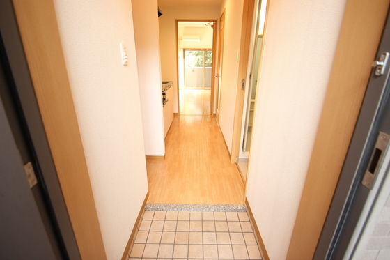 玄関　※別部屋の写真です