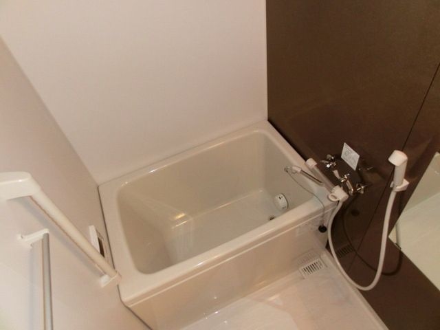 バス・シャワールーム　浴室乾燥機機能ございます