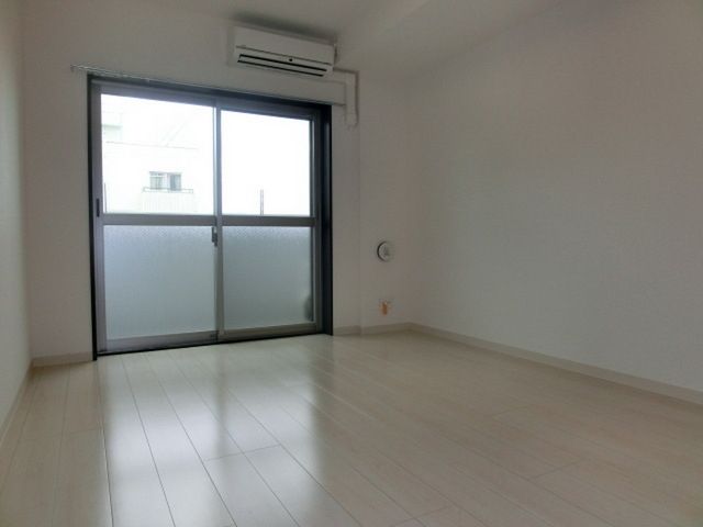 その他部屋・スペース　エアコン1基ついております
