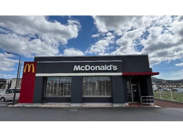 飲食店　マクドナルド福山神辺店（飲食店）まで868m