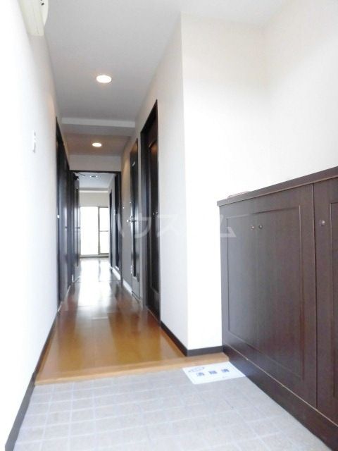 クレストヒルズ東山の玄関写真