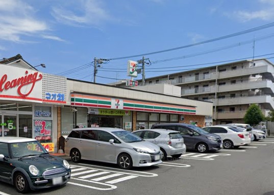 コンビニ　セブンイレブン（コンビニ）まで198m