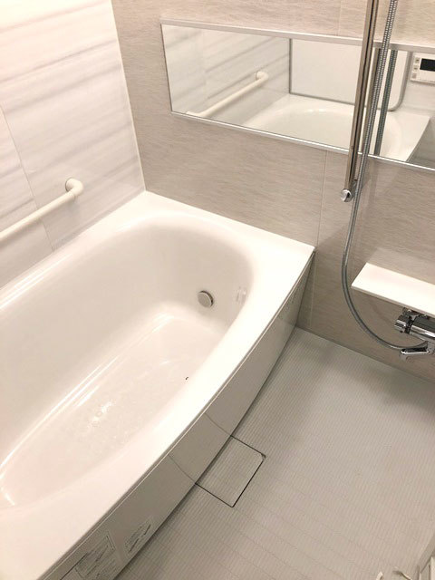 バス・シャワールーム　※写真は同タイプ住戸です。