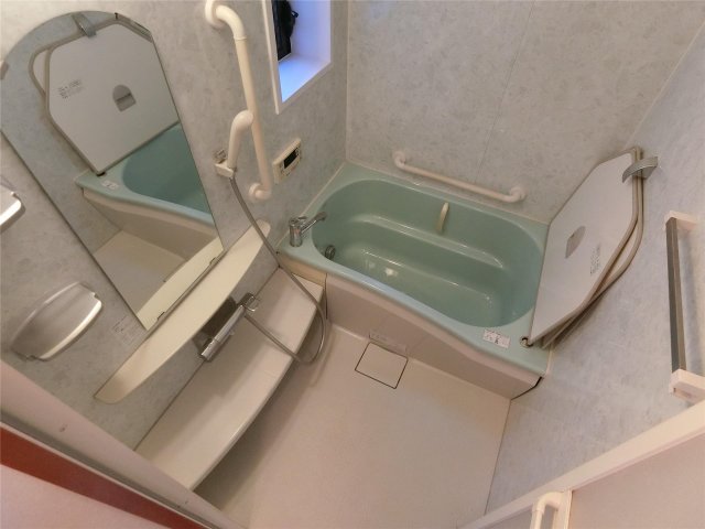バス・シャワールーム　追炊き機能付きのバスルーム♪