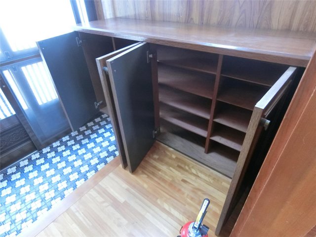 玄関　たくさん収納できるシューズボックス♪