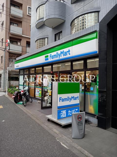 コンビニ　ファミリーマート 駒場四丁目店（コンビニ）まで356m