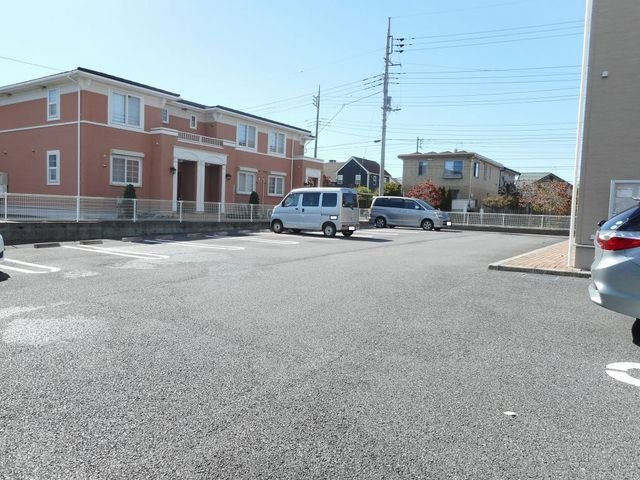 駐車場　駐車場完備です