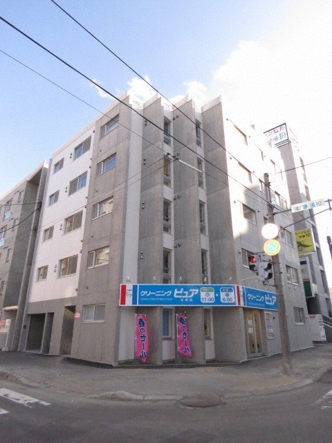 建物外観　☆地下鉄東西線【南郷7丁目駅】まで徒歩9分！