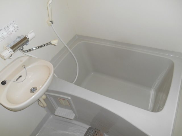 バス・シャワールーム　※他部屋参考写真