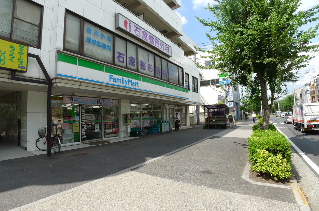 コンビニ　ファミリーマート狛江中和泉一丁目店（コンビニ）まで393m